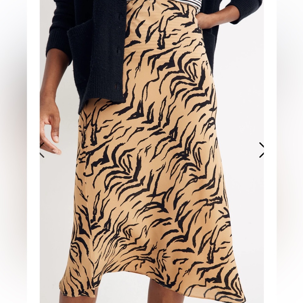 Madewell Silk Midi Slip Skirt in Tiger Stripe Size 00 XS